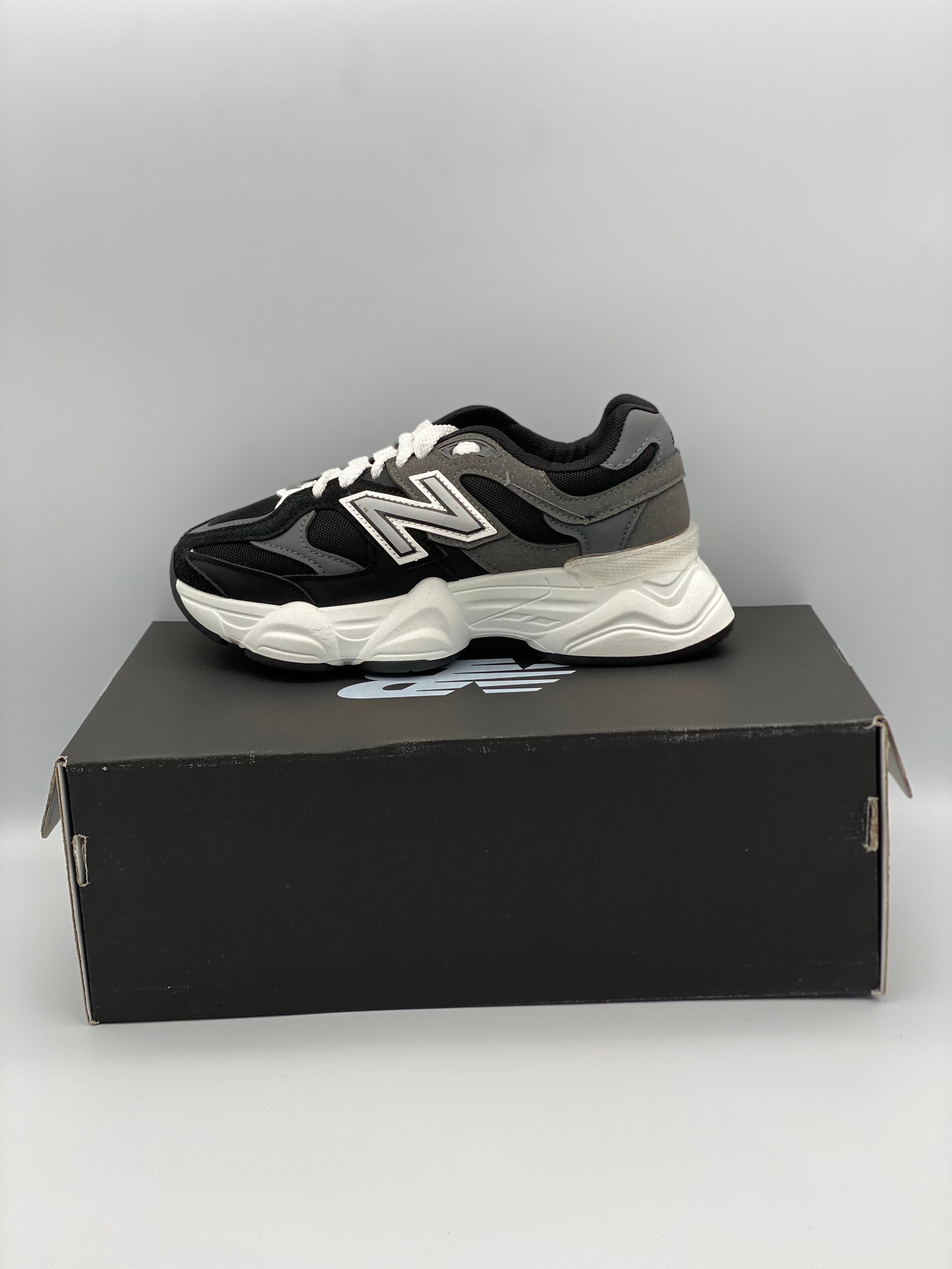 Sneakers New balance Très Confortable et avec Boîte