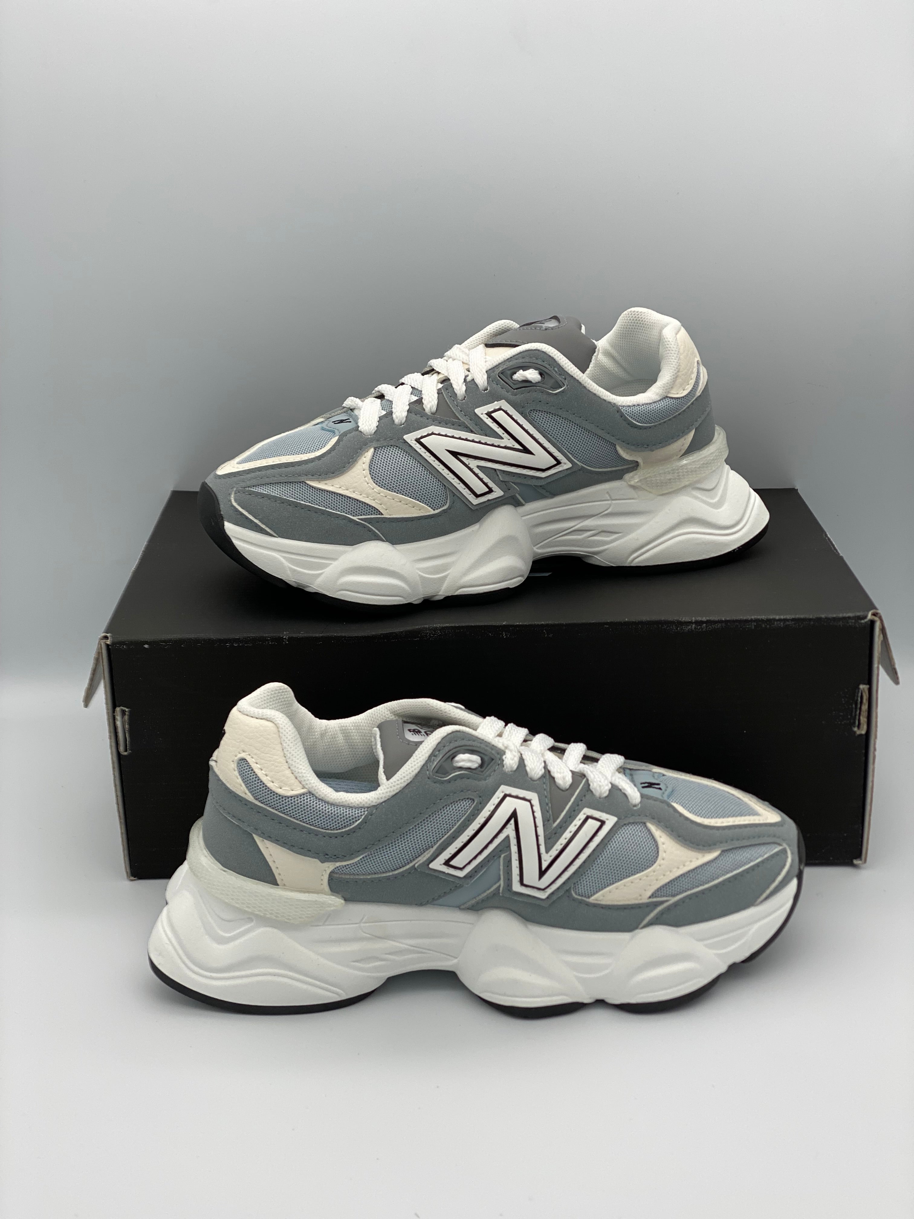 Sneakers New balance Très Confortable et avec Boîte