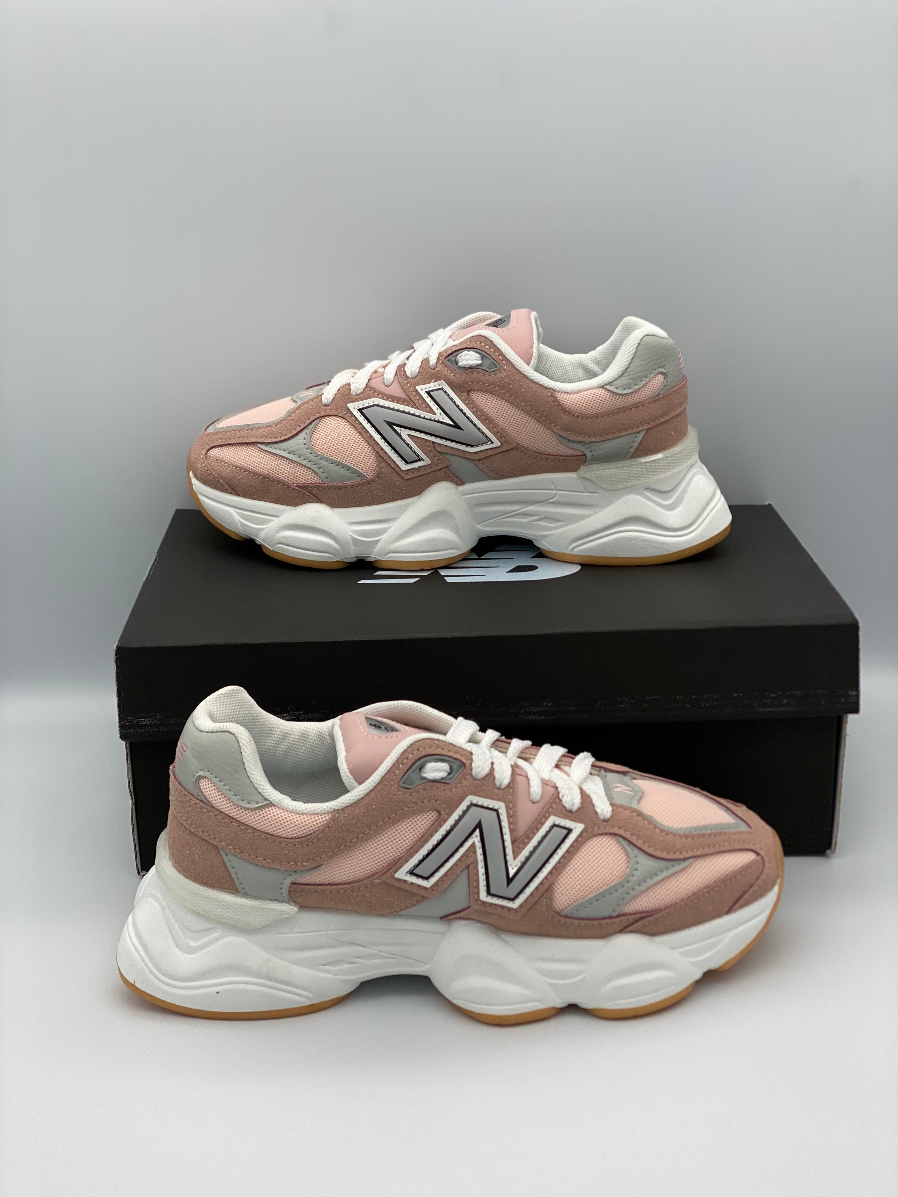 Sneakers New balance Très Confortable et avec Boîte