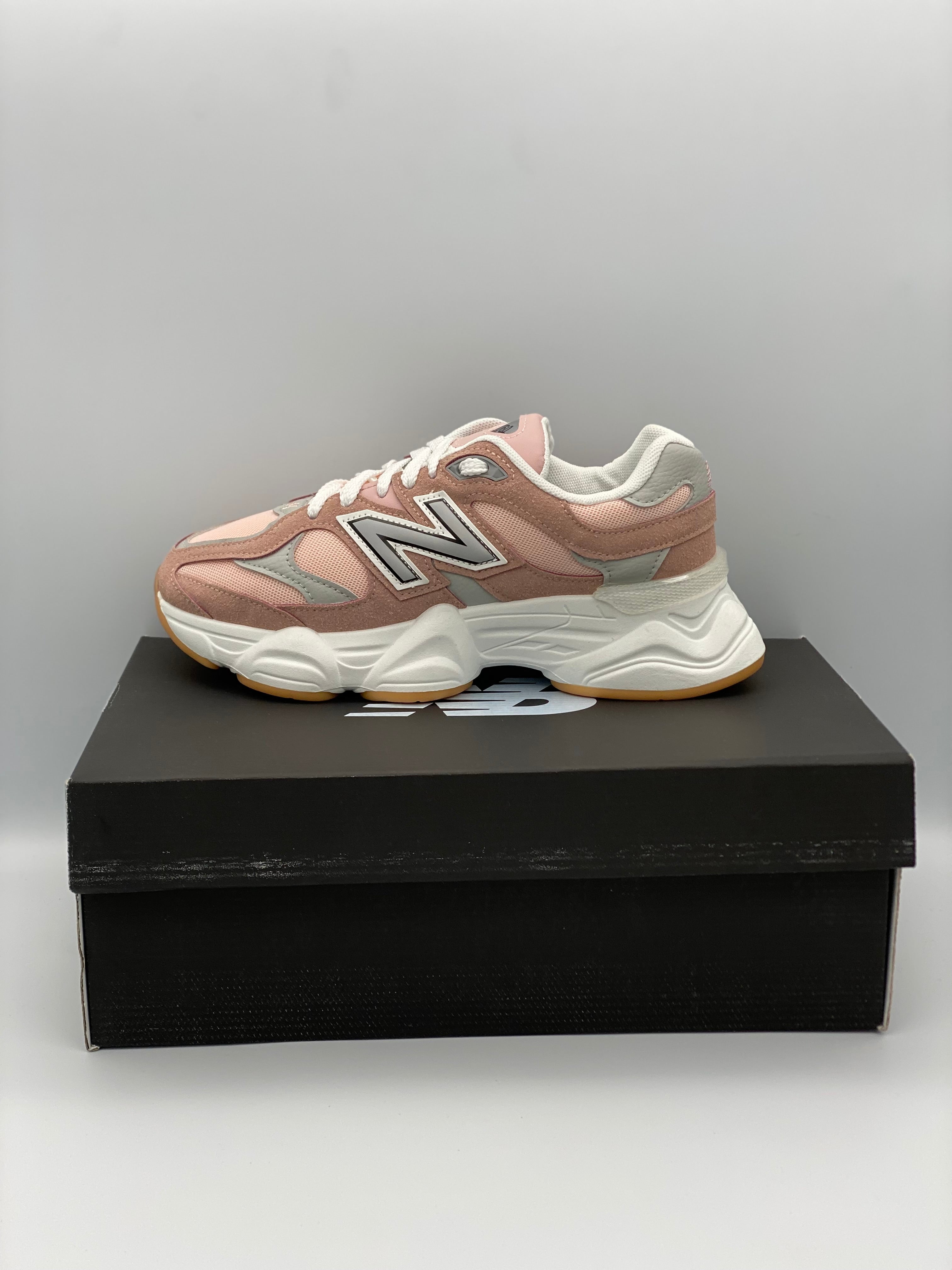 Sneakers New balance Très Confortable et avec Boîte